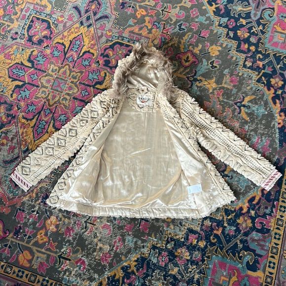 Embroidered Pattern Fur Zip Up Coat with Hood & Shimmer Ribbon lined sz Small - Picture 10 of 11